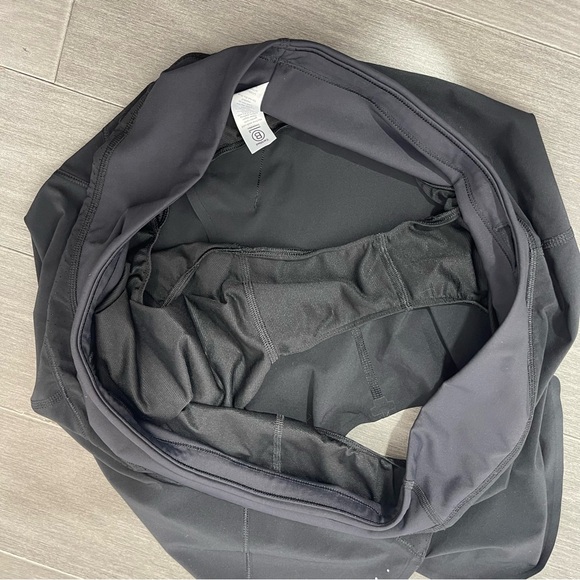 Athleta Run With It 3.5" Short in Black Lined XL Gym Train Activewear 530651 - Picture 11 of 13